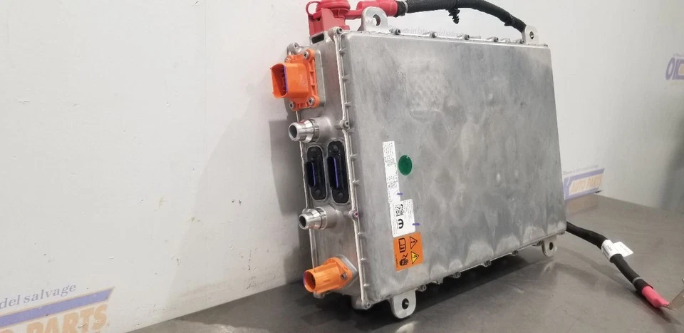 24 道奇充电器电池充电器 05185375AE — 第 3/4 张图片