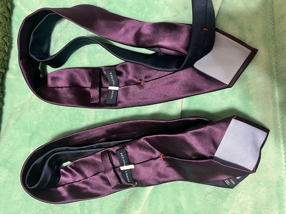 Corbata Tommy Bahama Two Cirlum 100 % seda - Usada una vez Foto 3 de 4