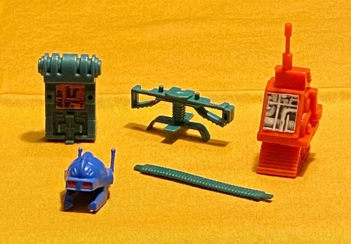 G.I. GI JOE gijoe LIGHTFOOT PARTS WEAPONS LOT helmet backpack robot ++ FREE SHIP