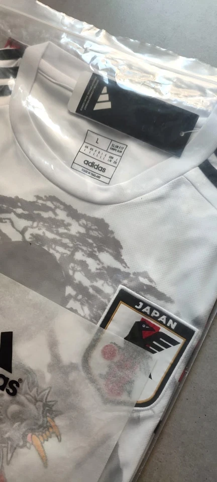 Maglia calcio Japan Nuova - Special Edition White Dragon Fiori di Loto - Unisex - Image 4 of 4