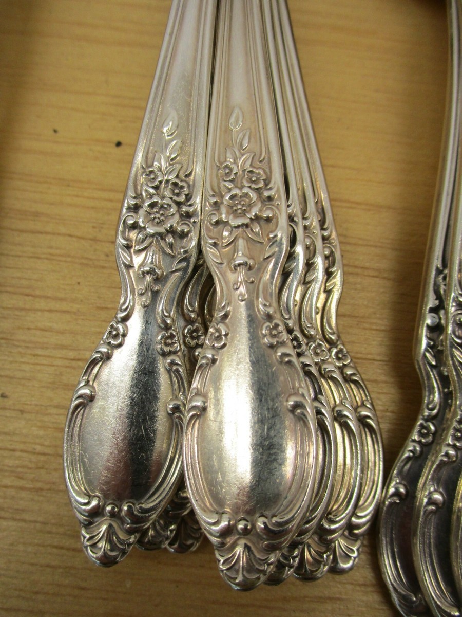 62pc Vintage WM Rogers & Son VICTORIAN ROSE Silver plate flatware
