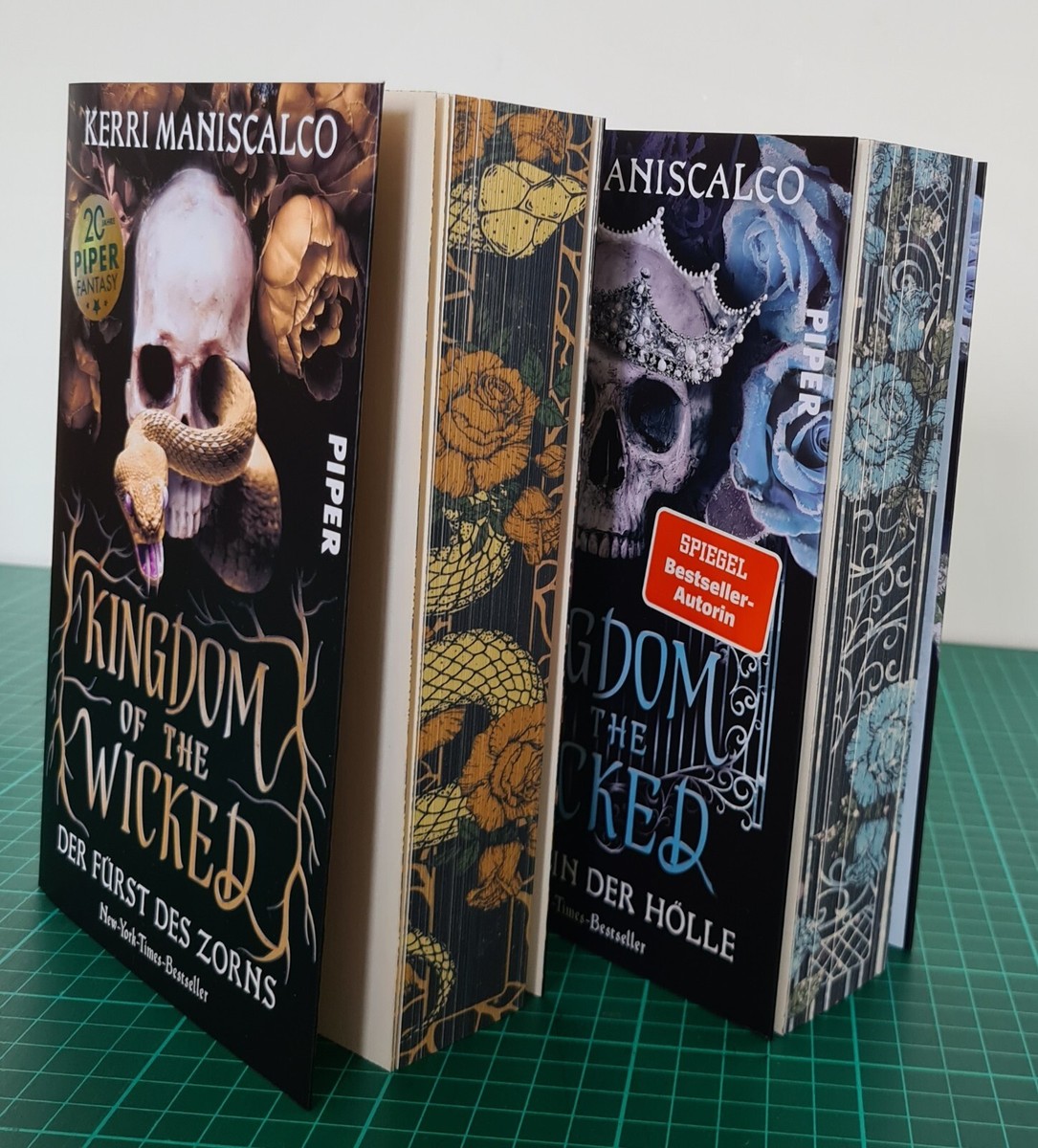 洋書 kingdom of the cursed limited edition Waterstones Exclusive KINGDOM OF THE CURSED reveal
