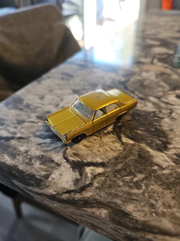 1966 Vintage Lesney Opel Diplomat Series No. 36 Gold Matchbox Die-cast Car - Imagem 2 de 3