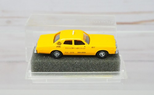 Revell Praline 6606, Dodge Monaco Taxi, cabina amarilla cooperativa, escala 1/87 HO | Condition: New