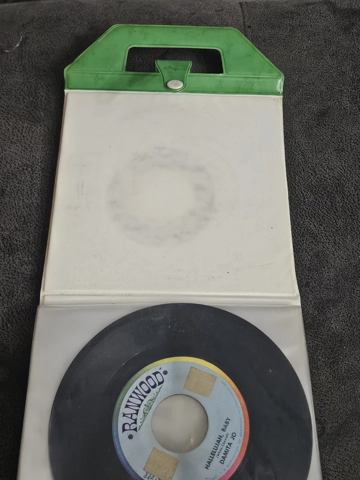 Vintage 8" 45-rpm Record Album Holder Book Holds 20 Records Green Rare W Handle - Image 4 of 4
