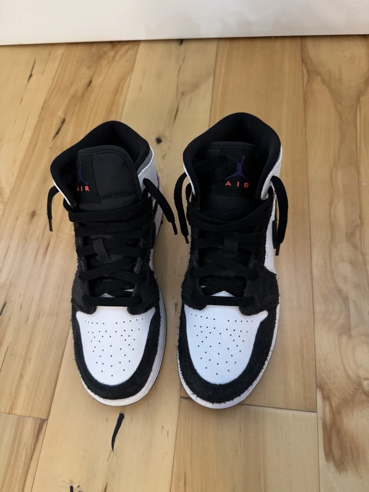 Air Jordan’s 1 MID Foto 2 de 3