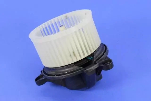 Genuine Mopar Blower With Wheel Motor 4885669AC - Image 2 of 4