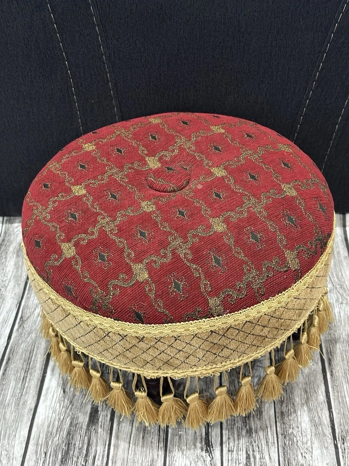 Banqueta redonda tradicional de mistura de algodão com franja vermelha e dourada - Imagem 2 de 4