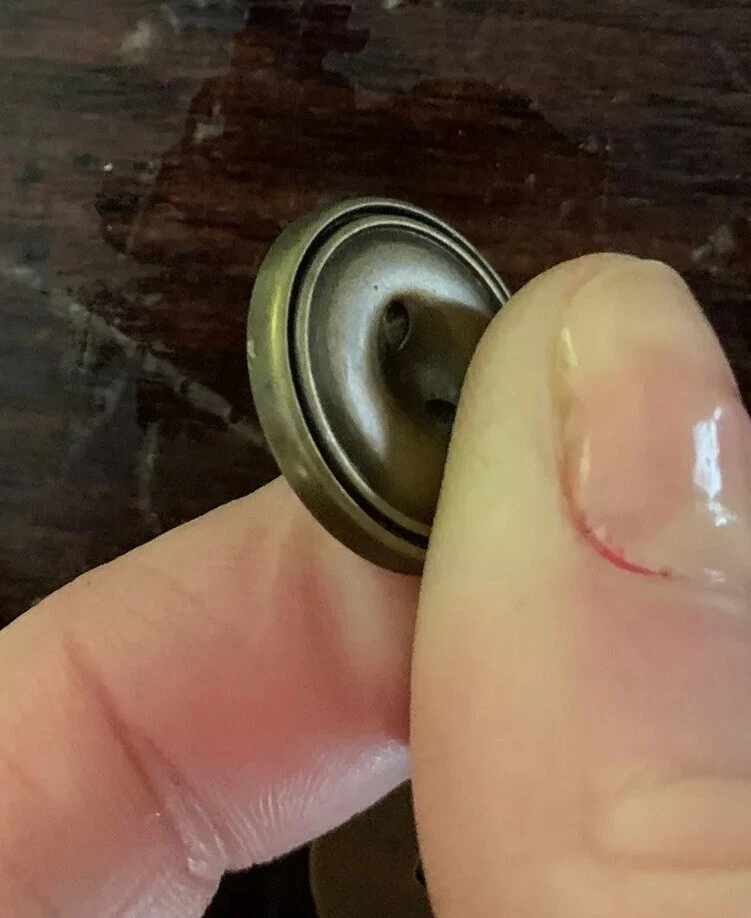 6pc Brass / Bronze Round 2 Hole Flat Round Buttons 18mm - Image 4 of 4