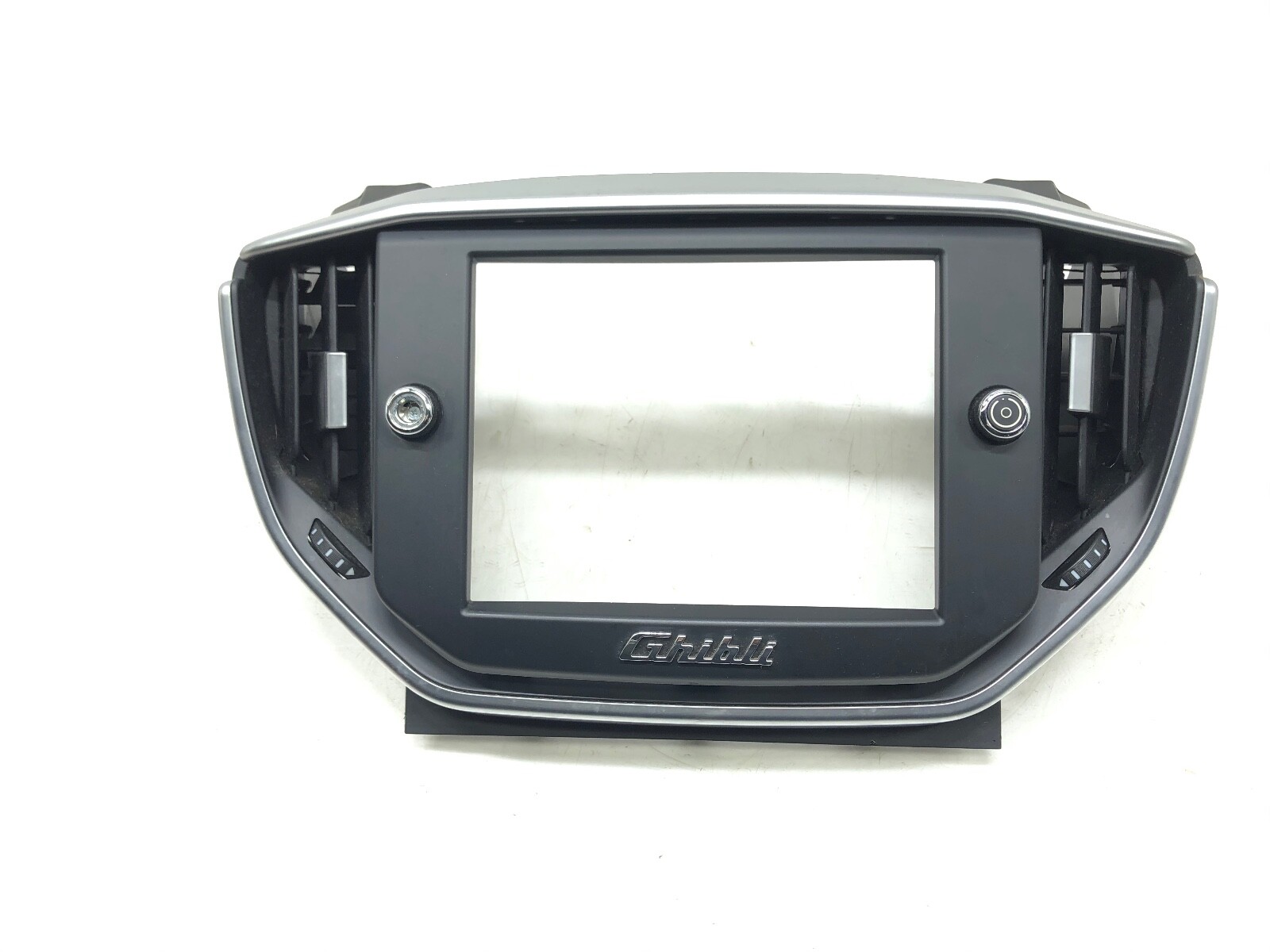 2014-2019 MASERATI GHIBLI FRONT CENTRAL BEZEL TRIM W/ GRILLE OEM.
