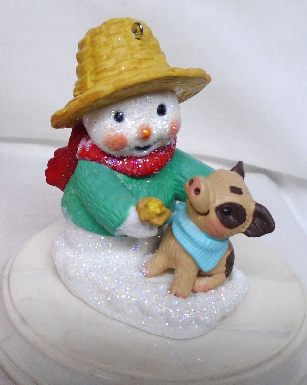 Hallmark Ornament Snow Buddies #20 2017 Snowman Farmer Piglet Baby Pig Corn K3