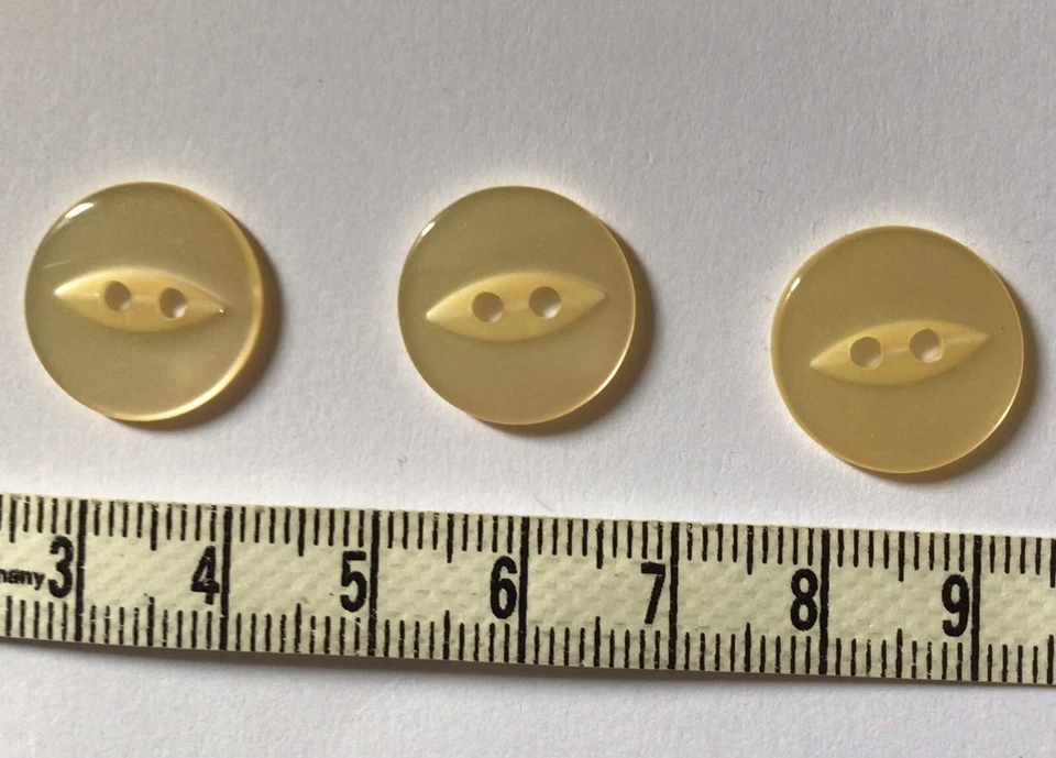 12 x 16mm Cream Fish Eye 2 Hole Buttons Sewing/Knitting/Crafts - Image 4 of 4