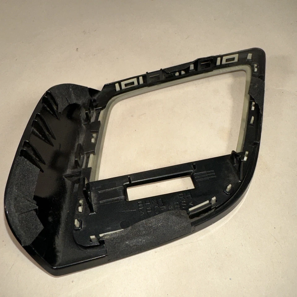 Bisel de tablero derecho BM BHN1 fabricante original Mazda 3 Sport 2014-2016 Foto 4 de 4