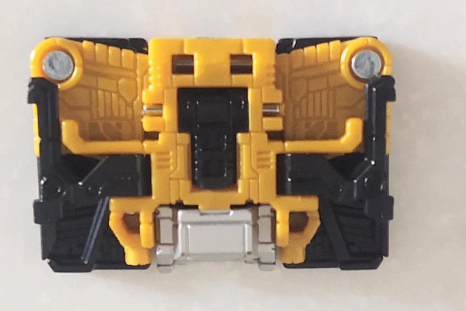 Transformers Legacy United BUZZSAW g1 universe  - Image 3 of 4