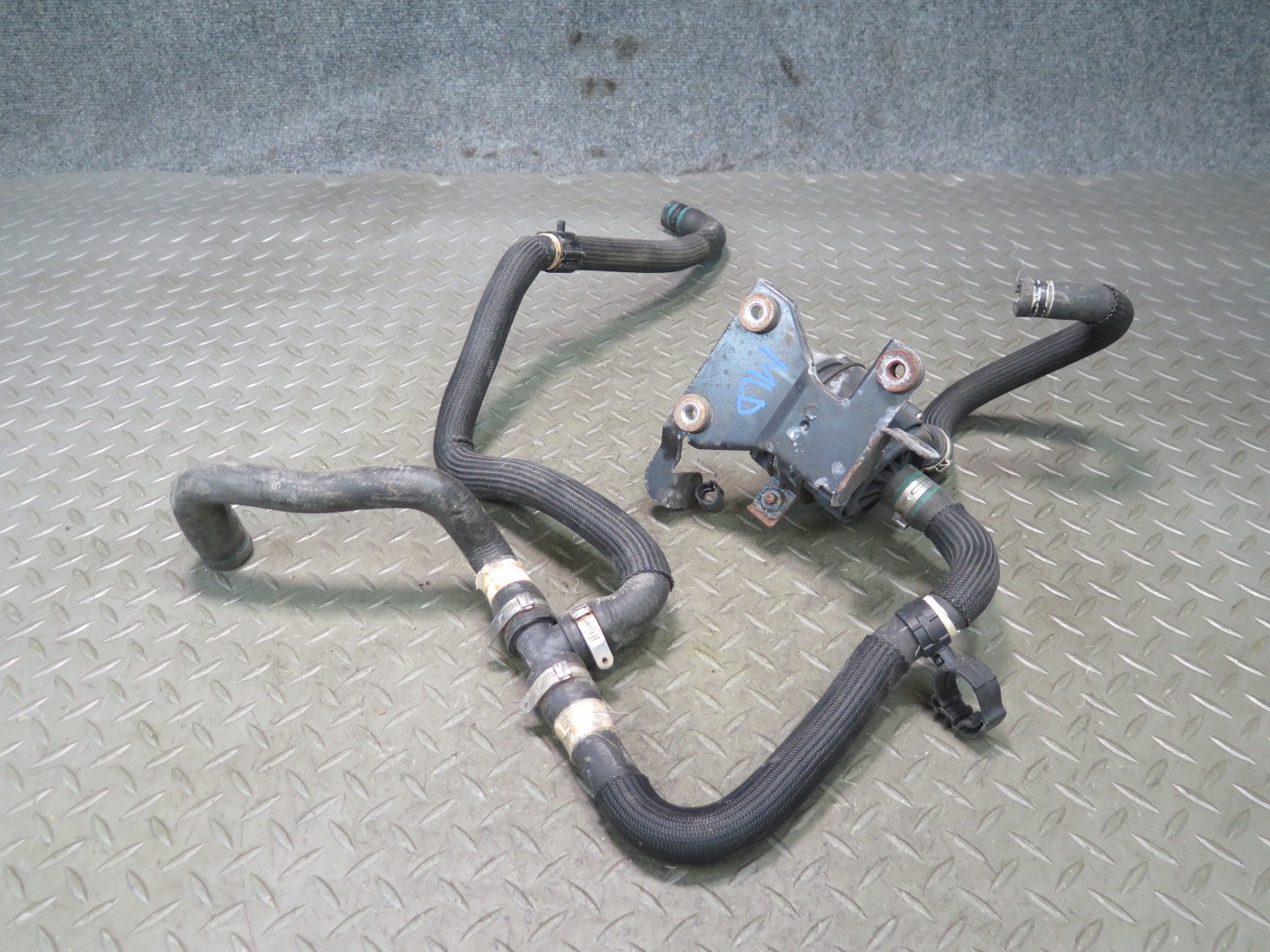2017-2020 MASERATI LEVANTE M161 AUXILIARY AUX WATER COOLANT PUMP W HOSES