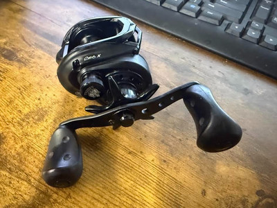 Abu Garcia Revo 4 X 6.6:1 Low Profile Baitcaster Fishing Reel Nice Ships Free