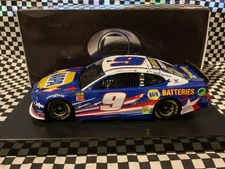 Chase Elliott #9 NAPA Batteries Patriotic 2019 1/24 NASCAR Die-cast ELITE