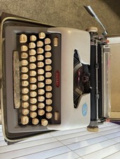 Royal Futura 800 Manual Typewriter 1950s Vintage with White Hard Travel Case thumbnail