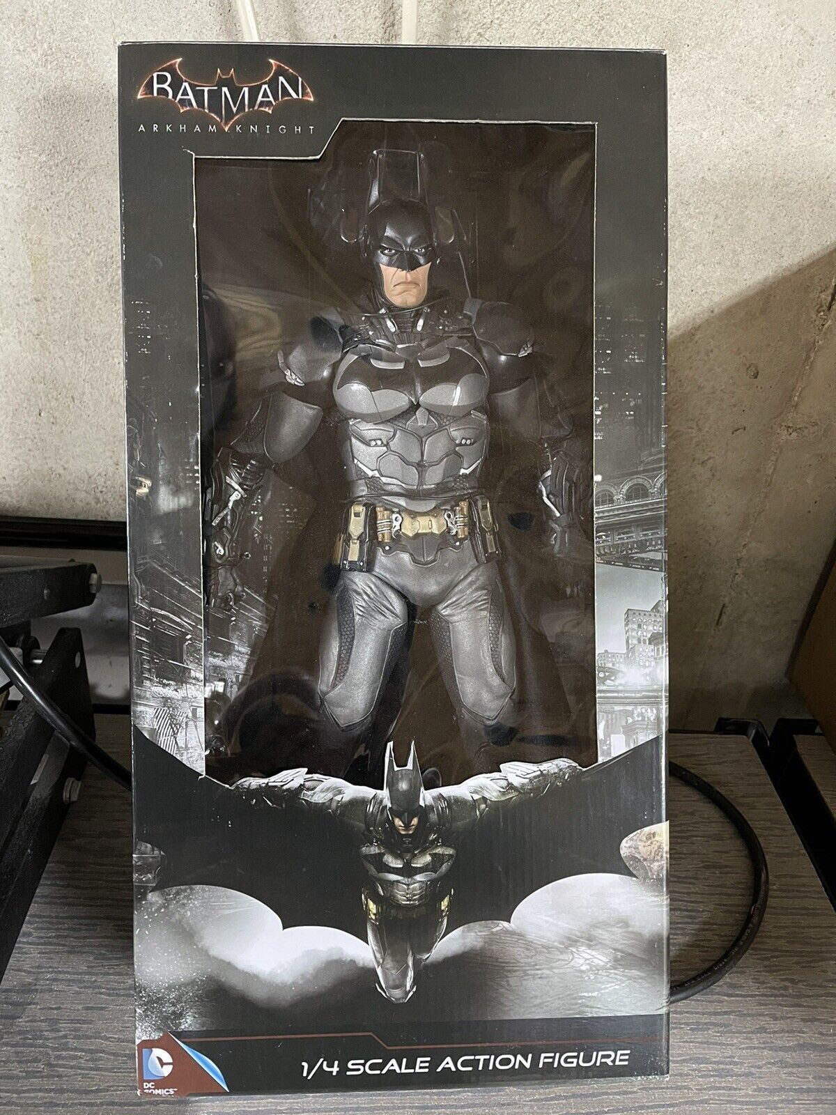 DC Comics - Figurine DC Gaming Arkham Knight Batman 18 cm - Figurine -Discount