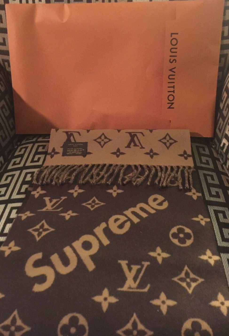 louis vuitton supreme logo png