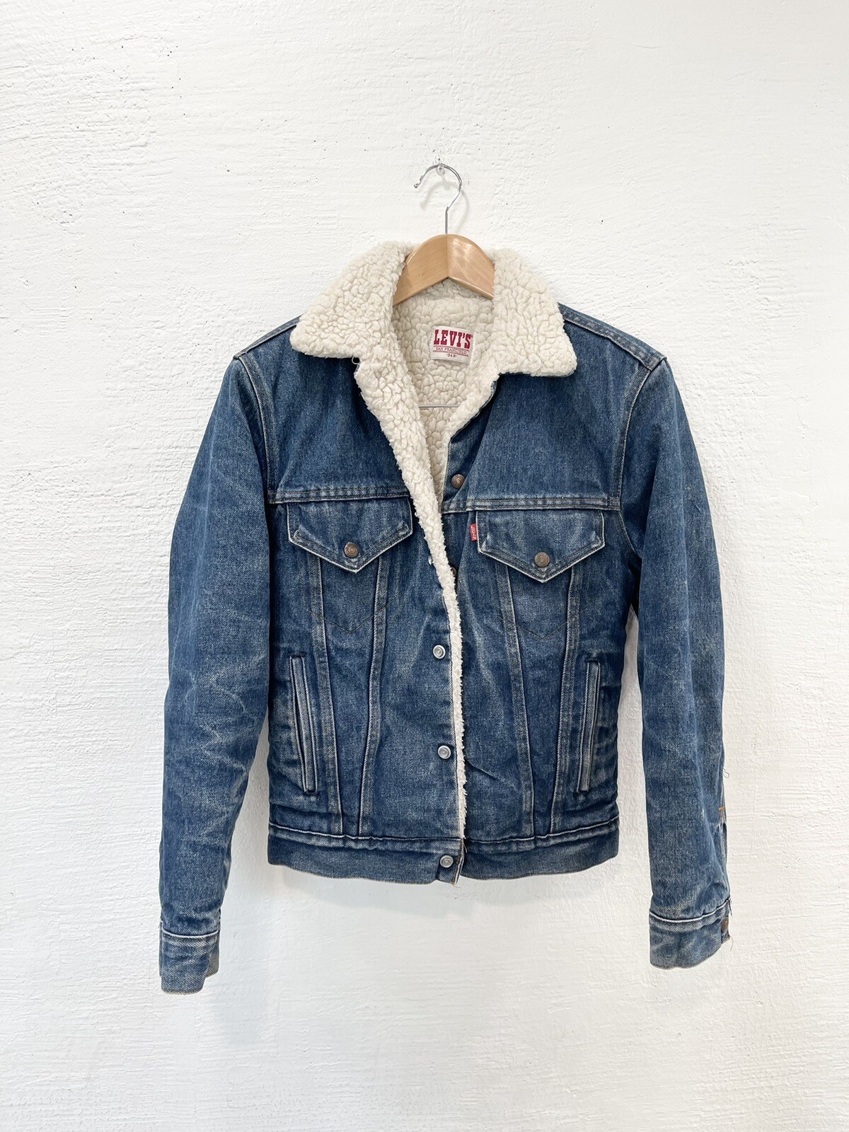 Levi's Vintage Sherpa Lined Denim Trucker Size 34 - image 1