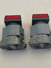 EAO 704.950-0 PILOT LIGHT WITH LAMP SOCKET RED W/O BULB (LOT OF 2) NNB