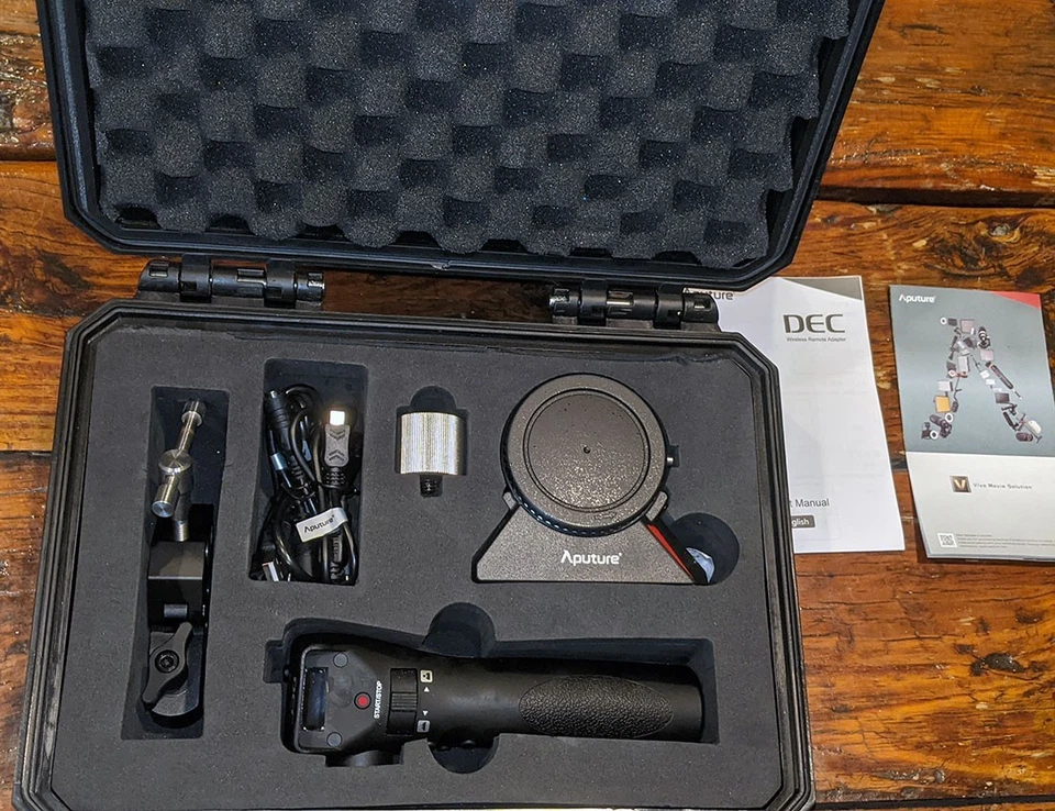 Adaptador de montaje electrónico remoto inalámbrico Aputure DEC con estuche Foto 2 de 4