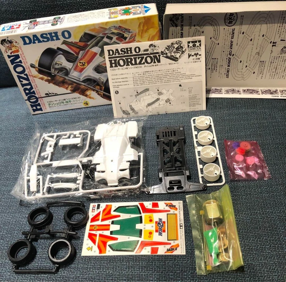 TAMIYA Dash-0 Horizon Mini 4WD Kit Unassembled White Body with Parts & Manual - Image 3 of 3
