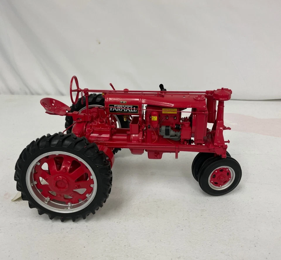 Franklin Mint Mc Cormick Deering Farmall F20 1937 Farm Tractor 1:12 Scale - Image 4 of 4
