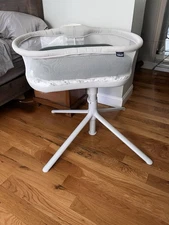 HALO Innovations BassiNest Swivel Sleeper 3.0 - Gray Used