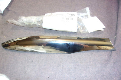 MOPAR. 68228332AC. 17,20 PACIFICA, 20,21 VOYAGER. RH rear roof rack side molding