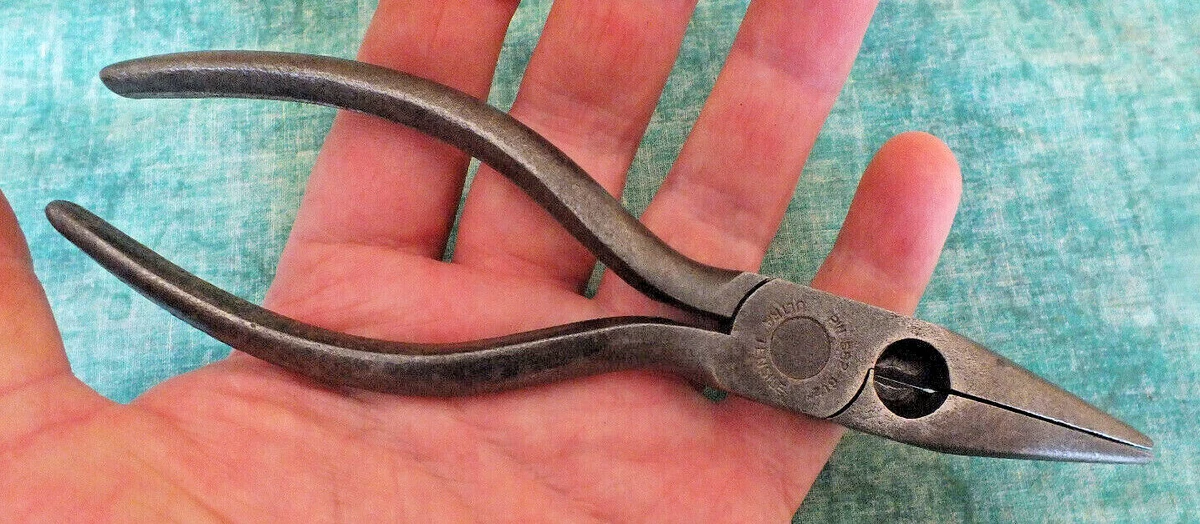 VINTAGE ELLIOTT LUCAS ELECT LONG NOSE PLIERS CLASSIC VETERAN TOOL ROLL KIT