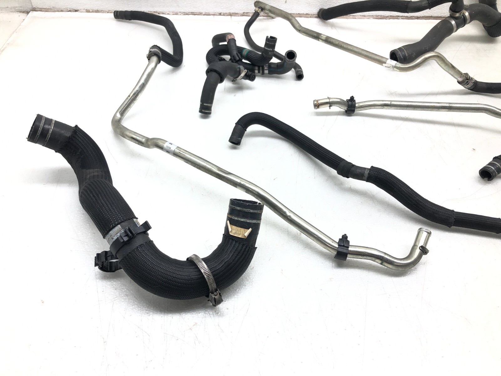 2014-2019 MASERATI GHIBLI SQ4 ENGINE RADIATOR COOLANT HEAT WATER HOSE PIPE OEM.
