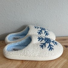 Olivia Miller Holiday Womens Slip-On Slippers, Snowflakes Sz M 8-9