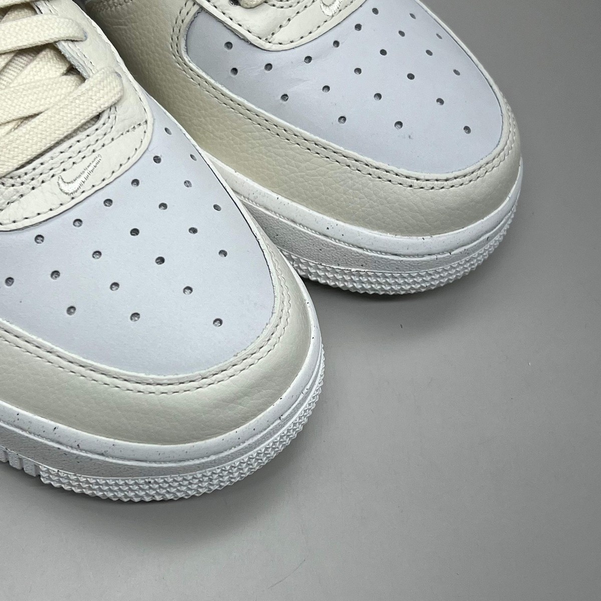 NIKE Air Force 1 07' LX Leather Shoes Sz Women's 9 Sail/Coconut