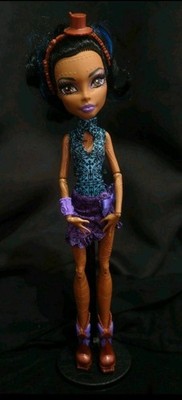 Fast komplette Monster High Puppe Robecca Steam Dance Class BESCHREIBUNG LESEN