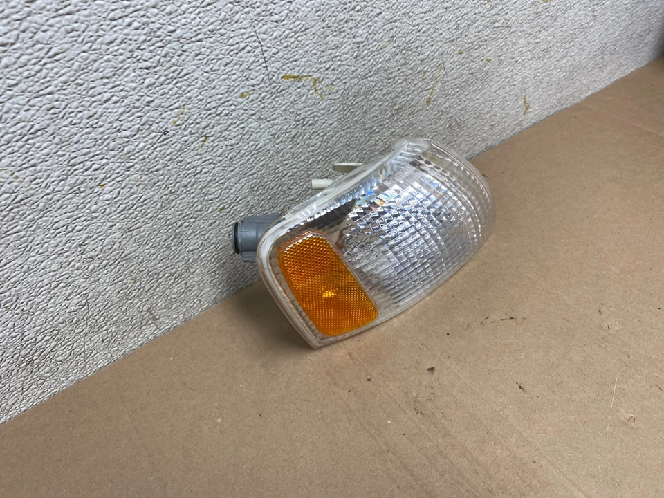 Luz de giro/estacionamiento lateral derecho Volkswagen Passat 1998 a 2001 Q0106 Foto 3 de 4