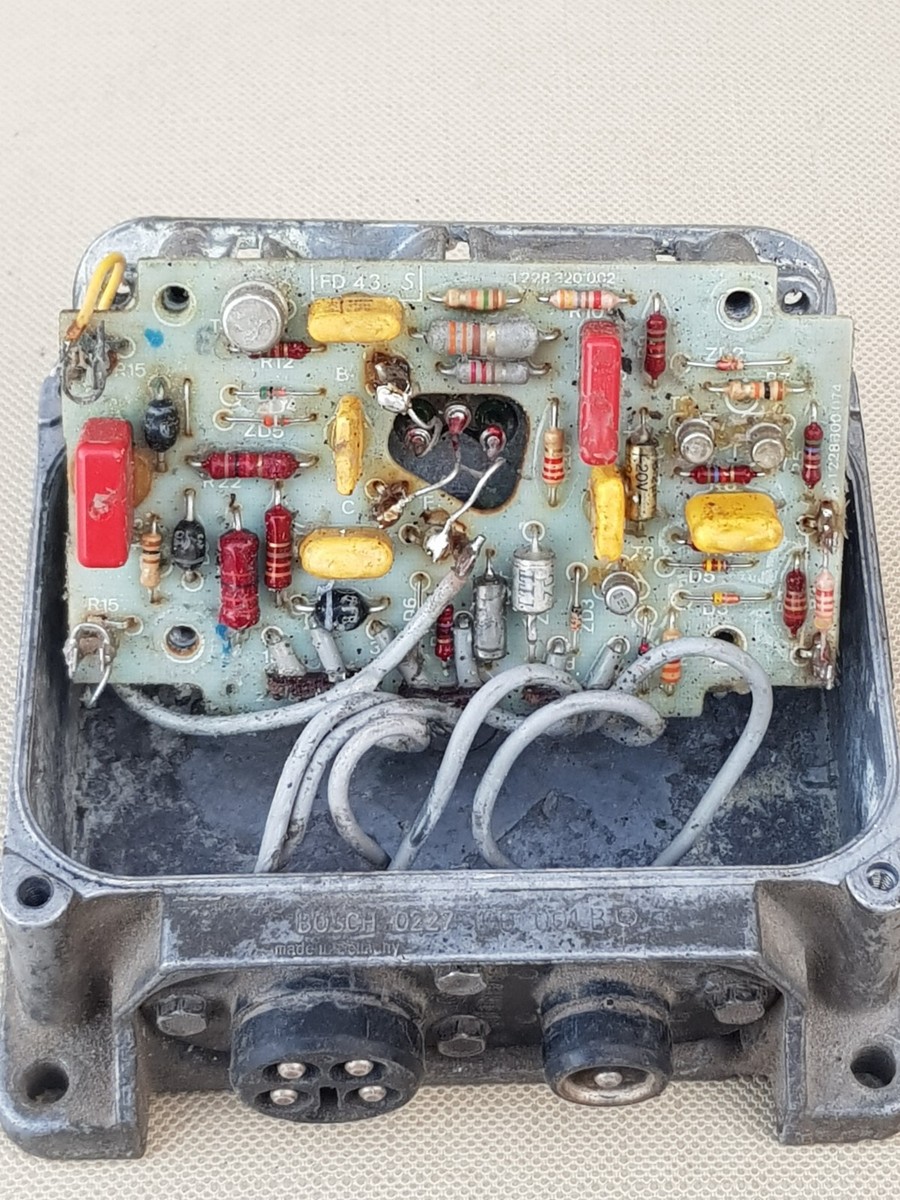 Mercedes W126 W123 R107 W116 Bosch Ignition Control Module