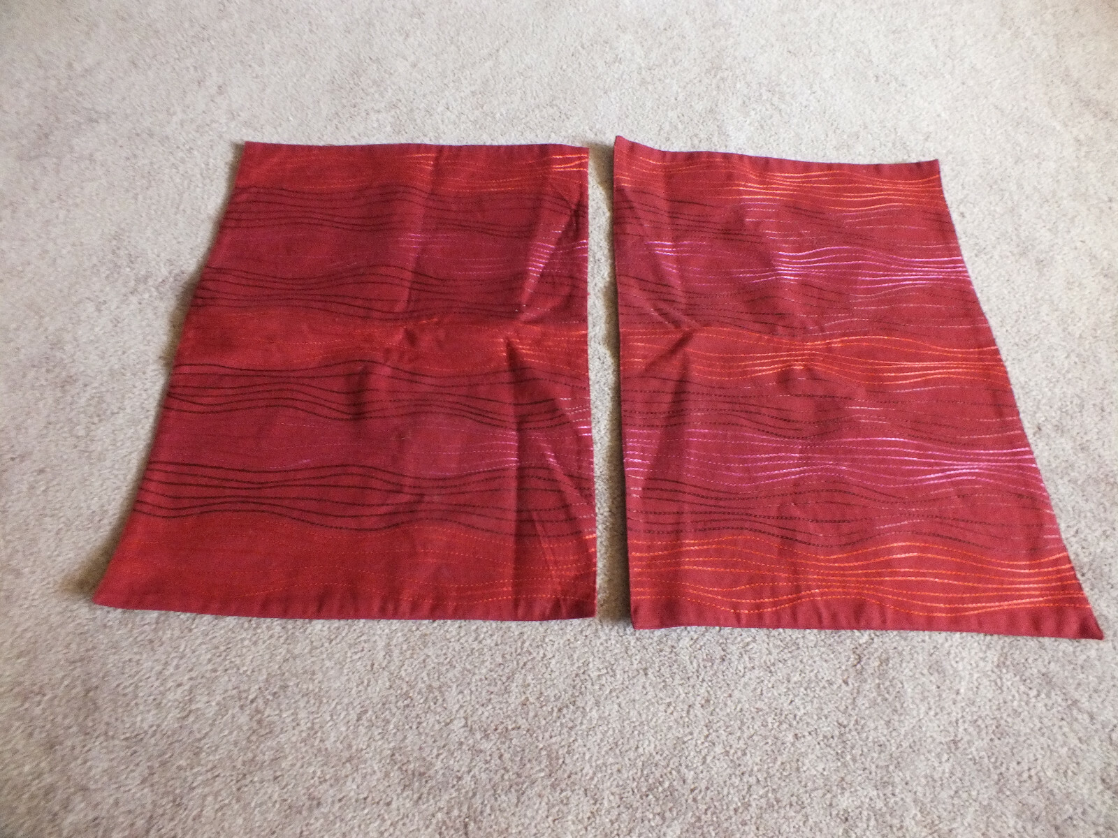 Collectible Beautiful Place mat Set 2 Deep Burgundy Shiny Stitching 19x14" NICE