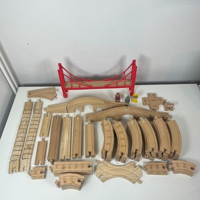 Großes Konvolut Holzeisenbahn Brio BigJigs Melissa & Doug Train Schienen/Zubehör