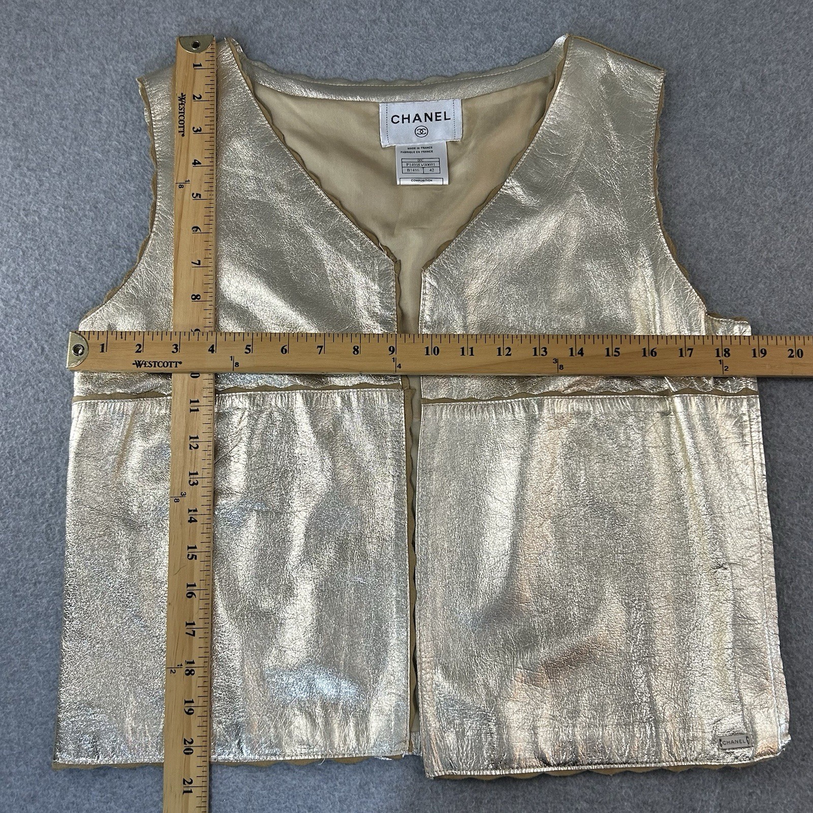 Chanel Size 42 Metallic Golf Goatskin Leather Open Front Vest Designer Authentic image 4