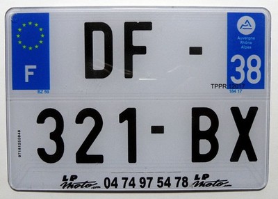 Nummernschild Europa Frankreich Region Auvergne Rhone Alpes  38 vom Motorrad.