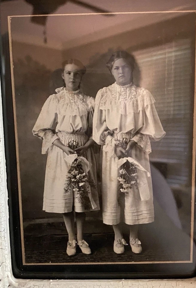 Foto de colección blanco y negro para damas jóvenes boda marco grueso efímero Foto 2 de 4