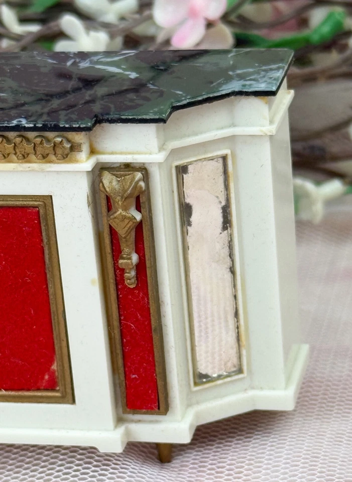 Muebles de plástico para casa de muñecas de colección IDEAL Petite Princess ROYAL BUFFET *LEER* Foto 2 de 4