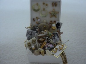 dollhouse jewelry
