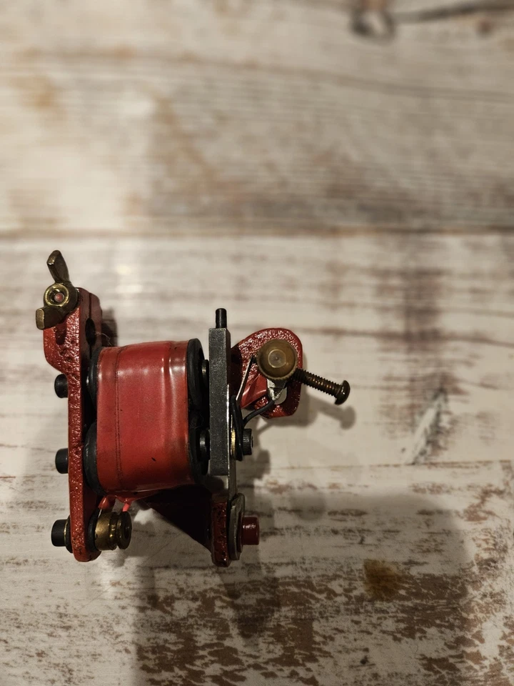 Máquina de tatuaje de bobina hecha a mano Seth Cifferi con forro. Foto 4 de 4