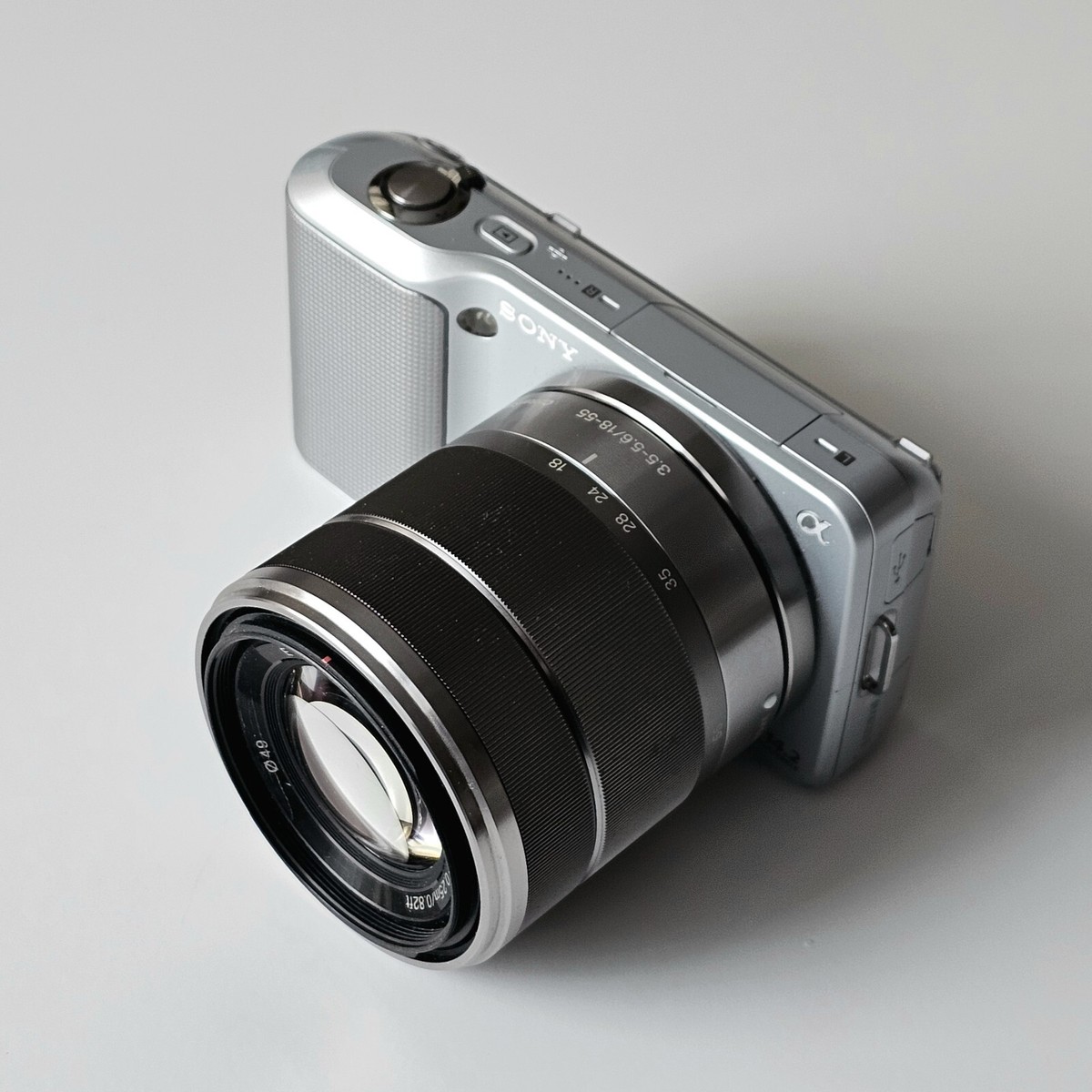 Sony NEX-3 DIGITAL CAMERA WITH SILVER SONY SEL1855 18-55mm