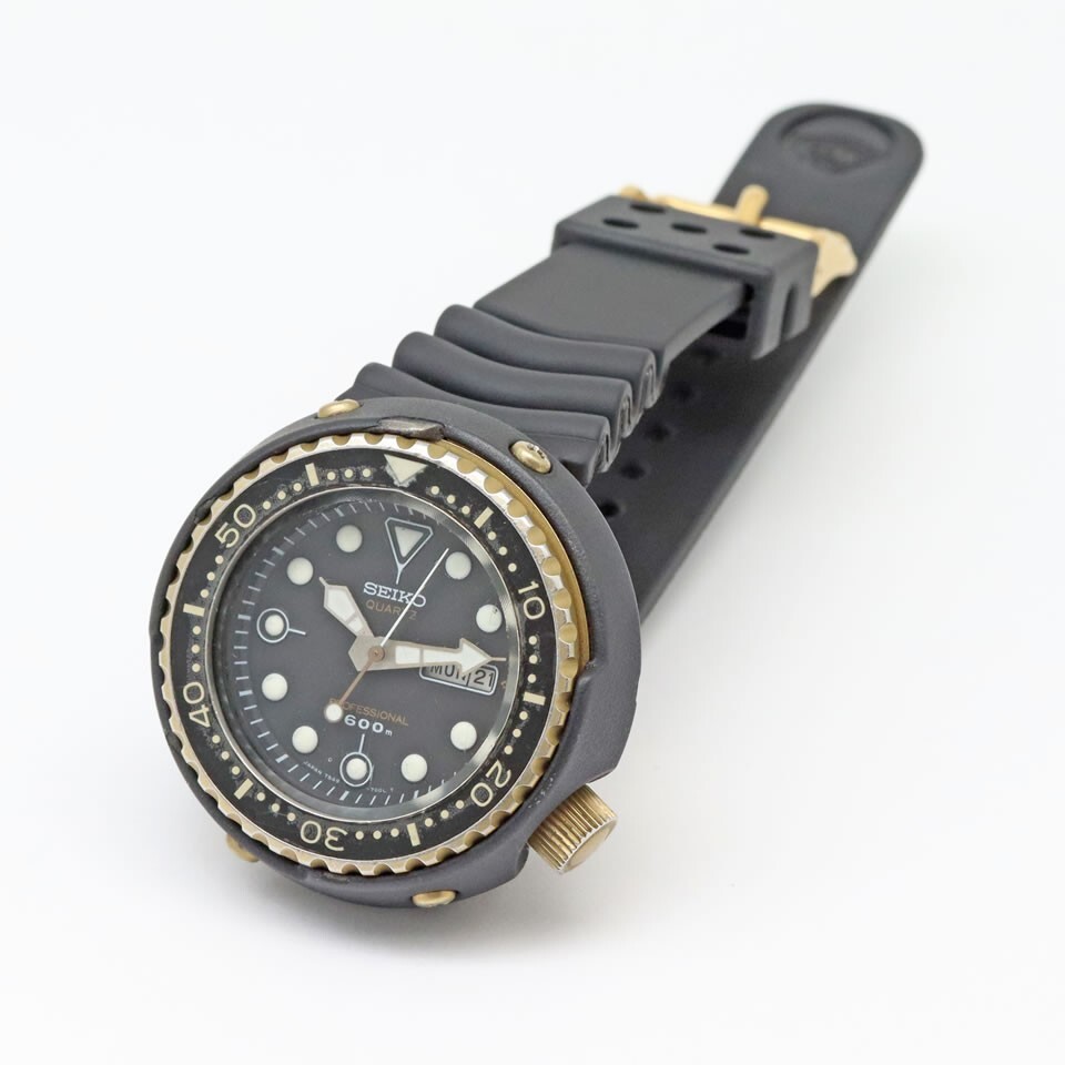 Seiko Golden Tuna 7549-7009 600m Quartz Black Dial Titanium Dive