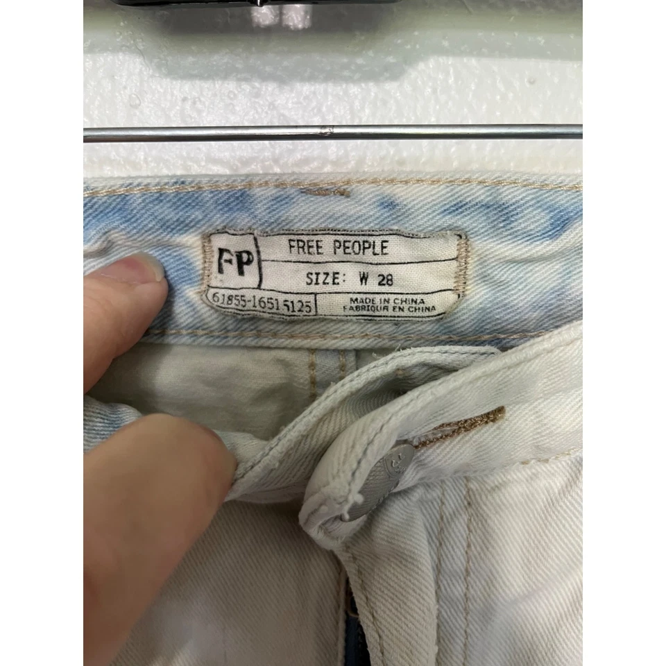 Free People Denim Shorts Light Acid Wash Junior 28 - Image 4 of 4