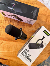 Imagen de Shure MV7+ Dynamic Cardioid Podcast Microphone USB-C XLR 3-Pin Black